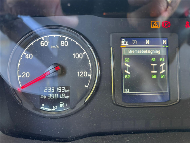 Scania P 280 B6x2*4NB CNG Box/Lift