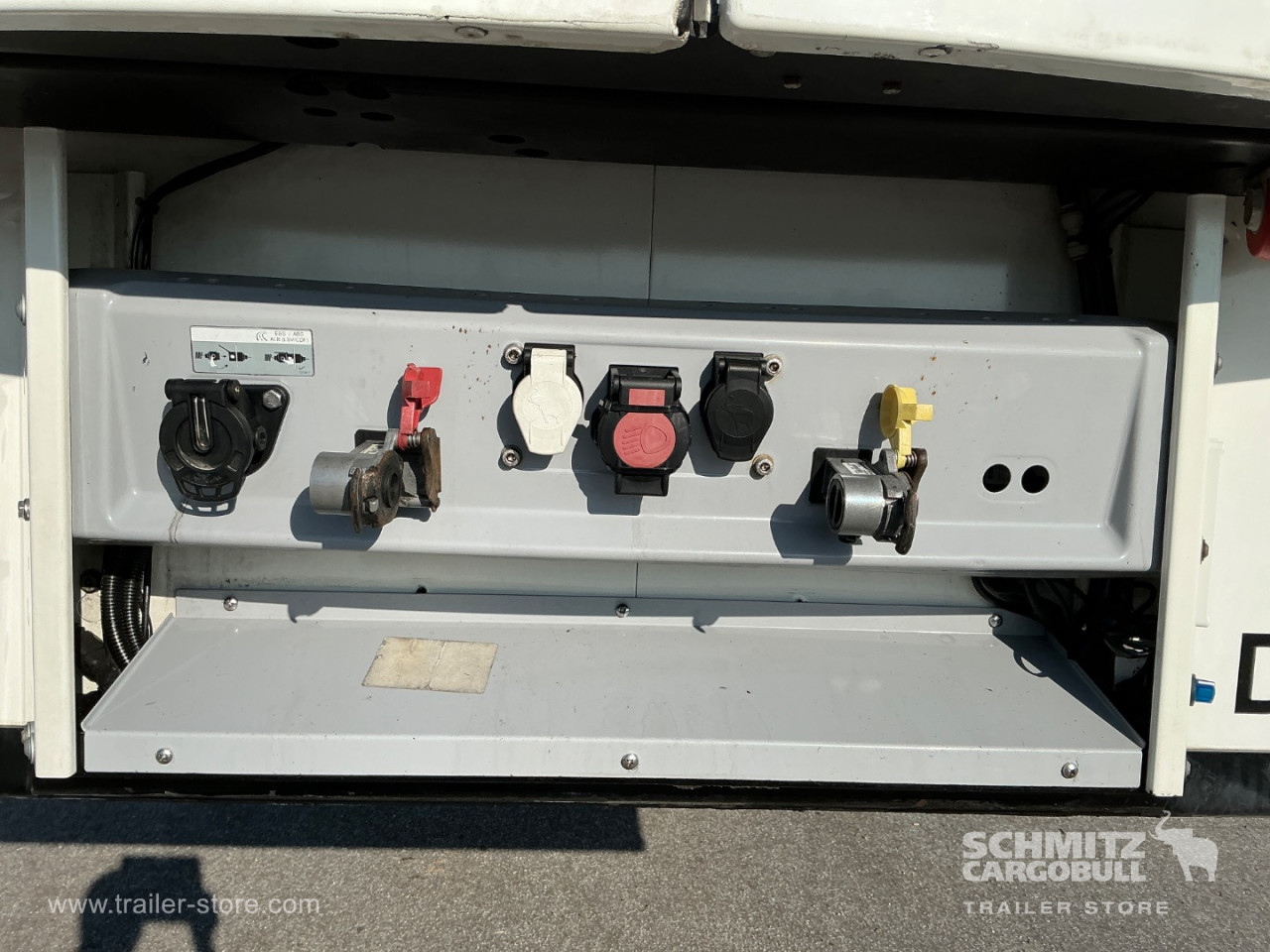 Schmitz Semi Reefer Meat hanging system