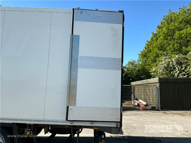 Schmitz Semi Reefer Meat hanging system