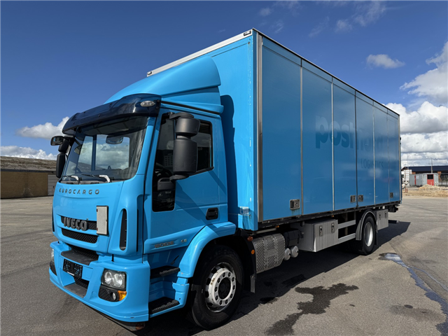 Iveco EuroCargo 180E28 4x2 Iglocar 7,60 m. Fuldsideåbning