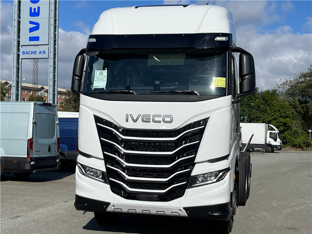 Iveco X-Way AS350X50 Y/FS 8x4 1+3