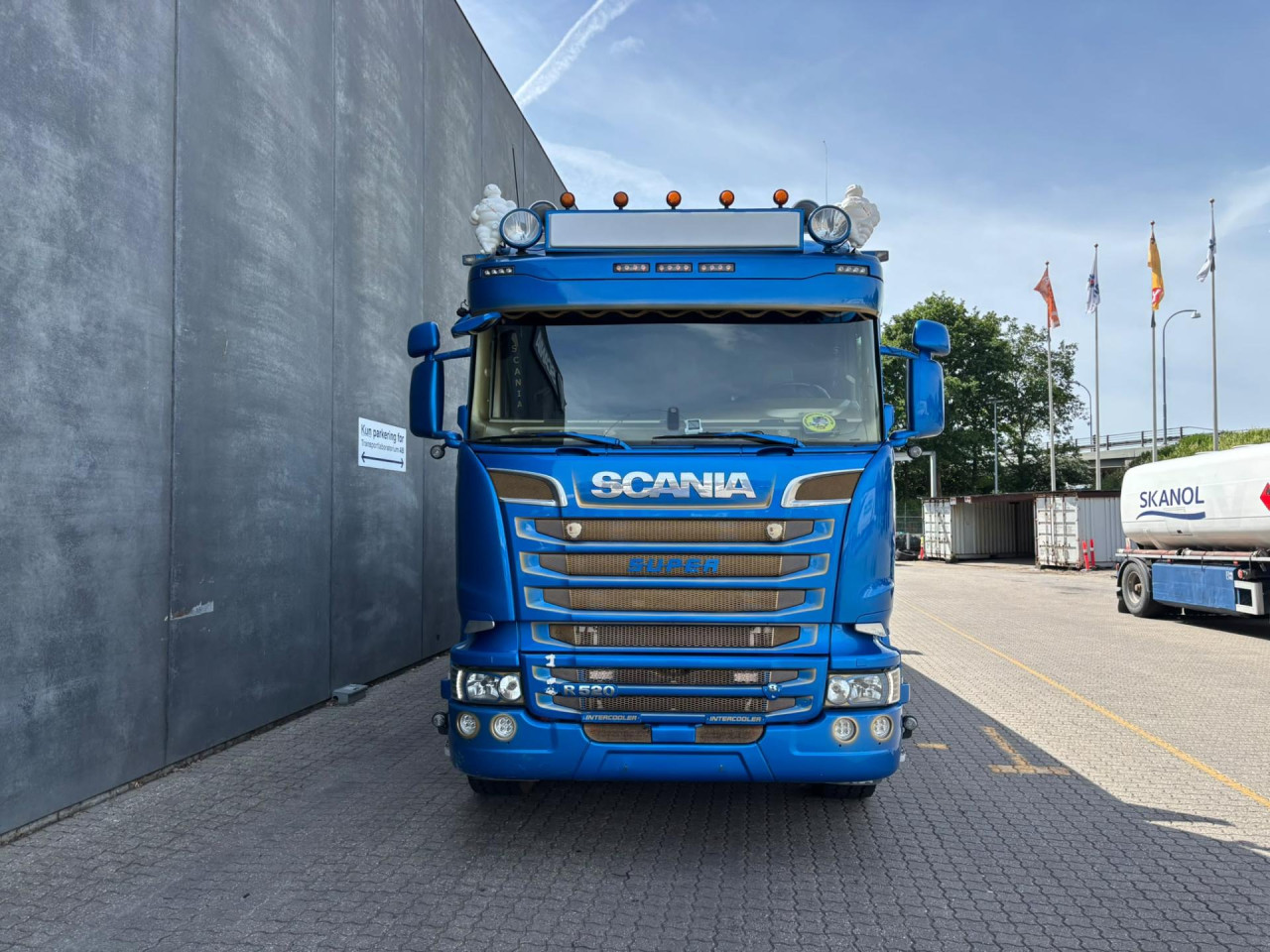 Scania R 520 LB8x4HNB Crane tip