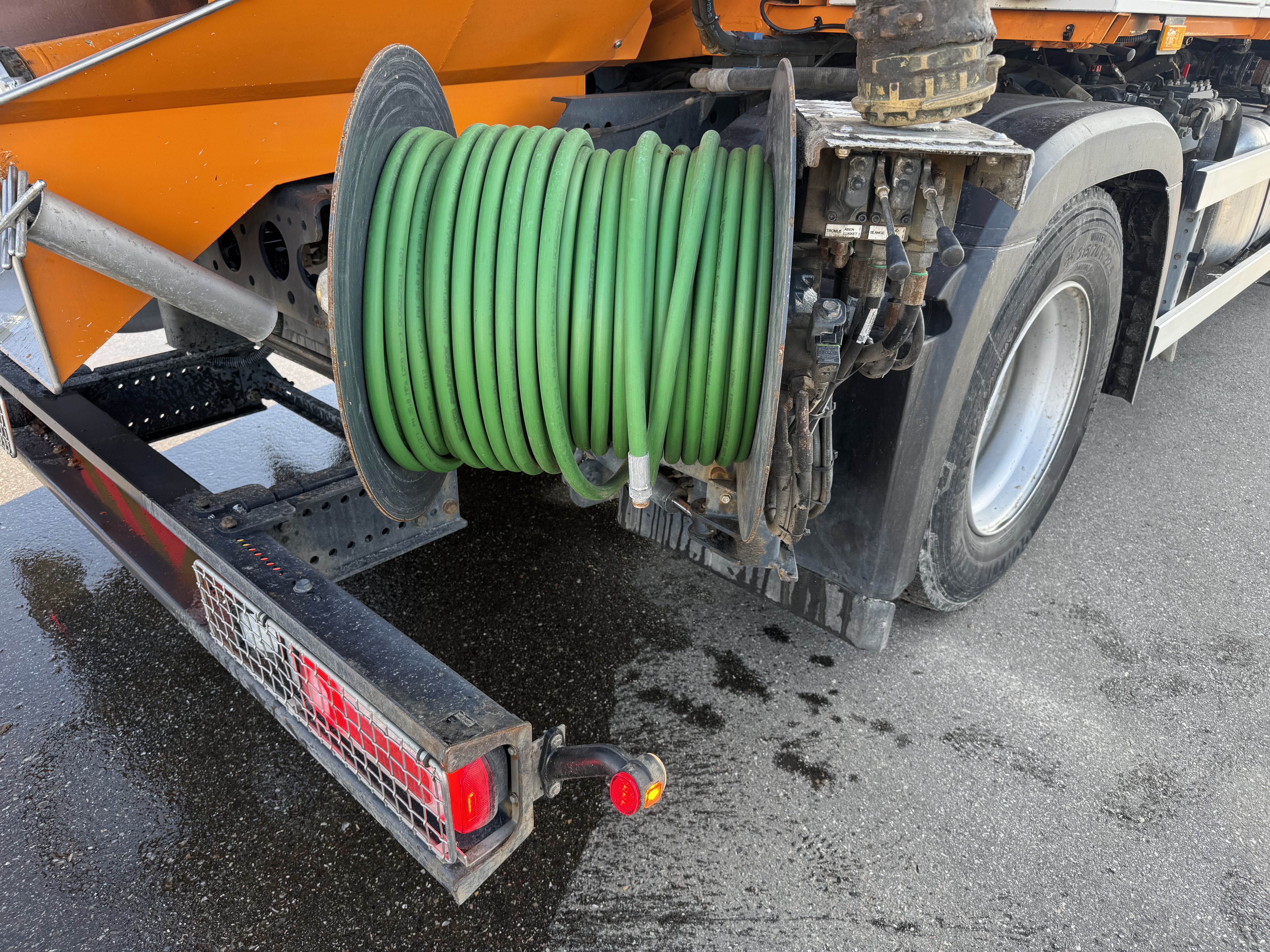 Mercedes Actros 1833 4x2 Bucher FlexLine C60