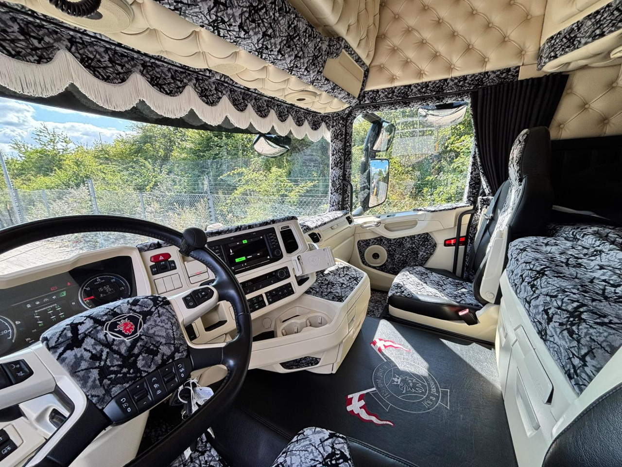 Scania R 560 A6x2NB