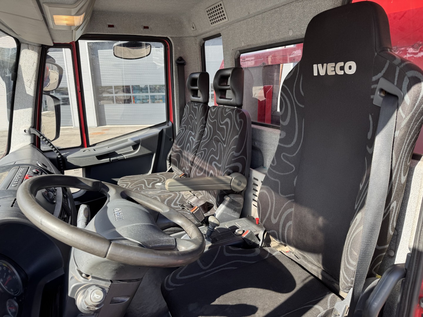 Iveco EuroCargo 160E30 / Kran Fassi F110 / Glaslad