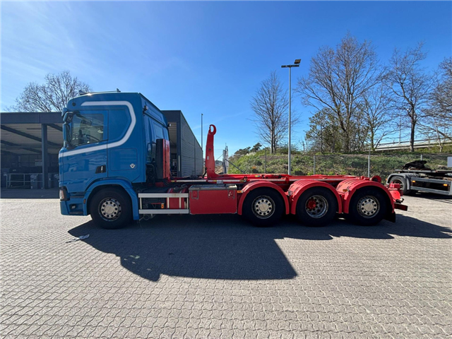 Scania R 520 B8x2/*6NB Hooklift