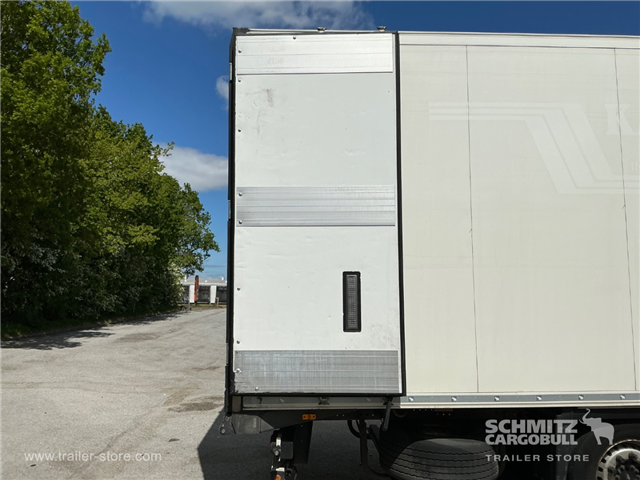 Schmitz Semi Reefer Meat hanging system