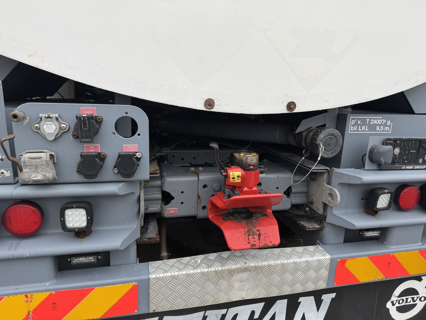 Volvo FM460 8x2*6 24.125 l. ADR Tankbil