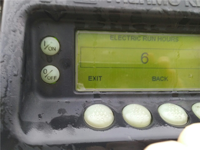 Køletrailer med opretstående lift