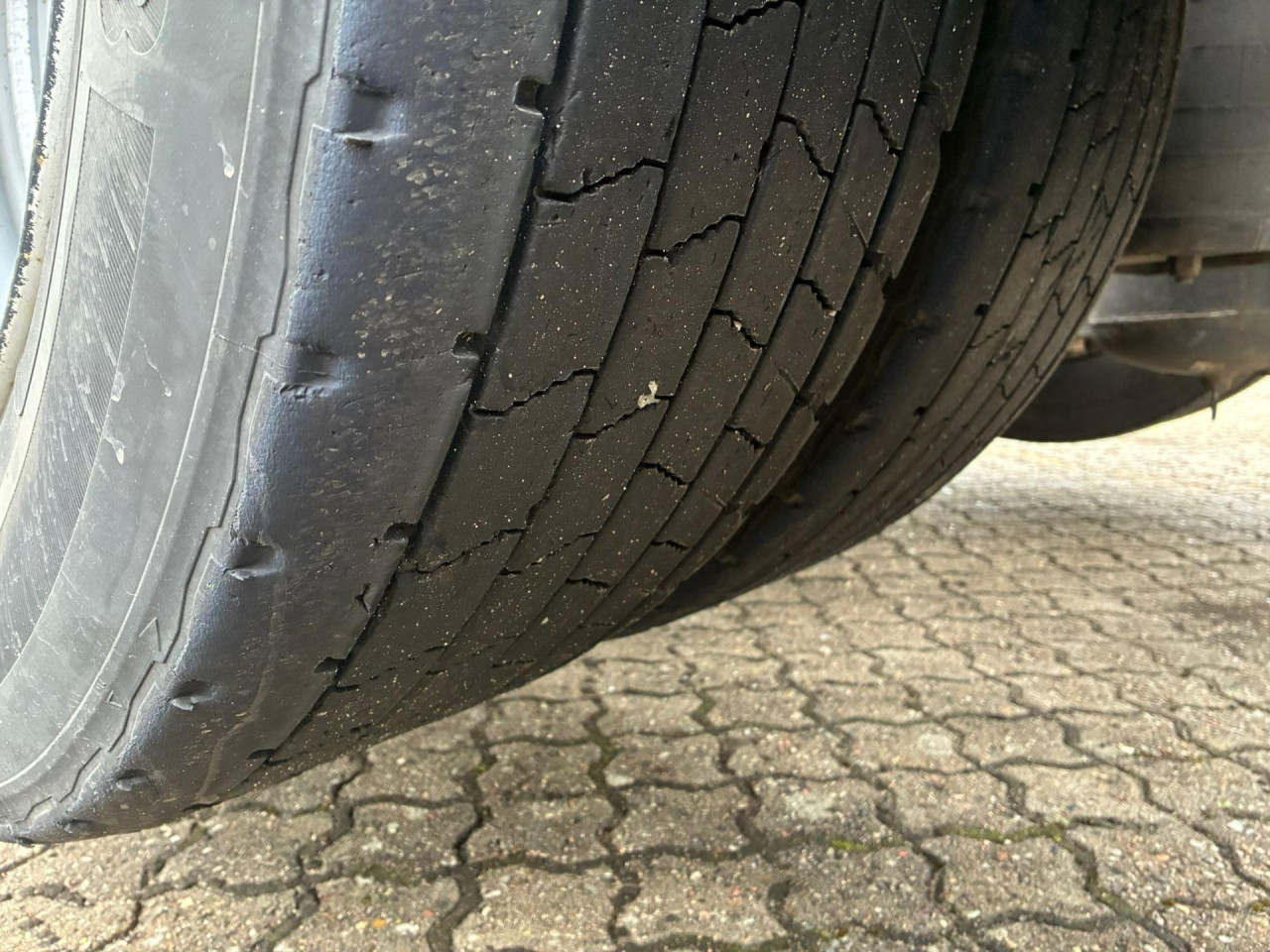 Scania R 560 A6x2NB - 2 streng hydraulik