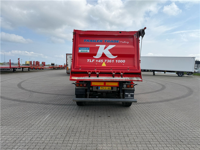 Kässbohrer 37 M3 tiptrailer