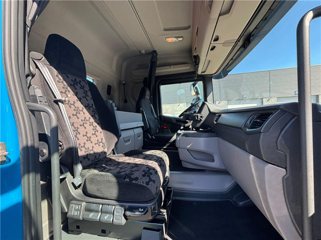 Scania R 520 B8x2/*6NB Hooklift