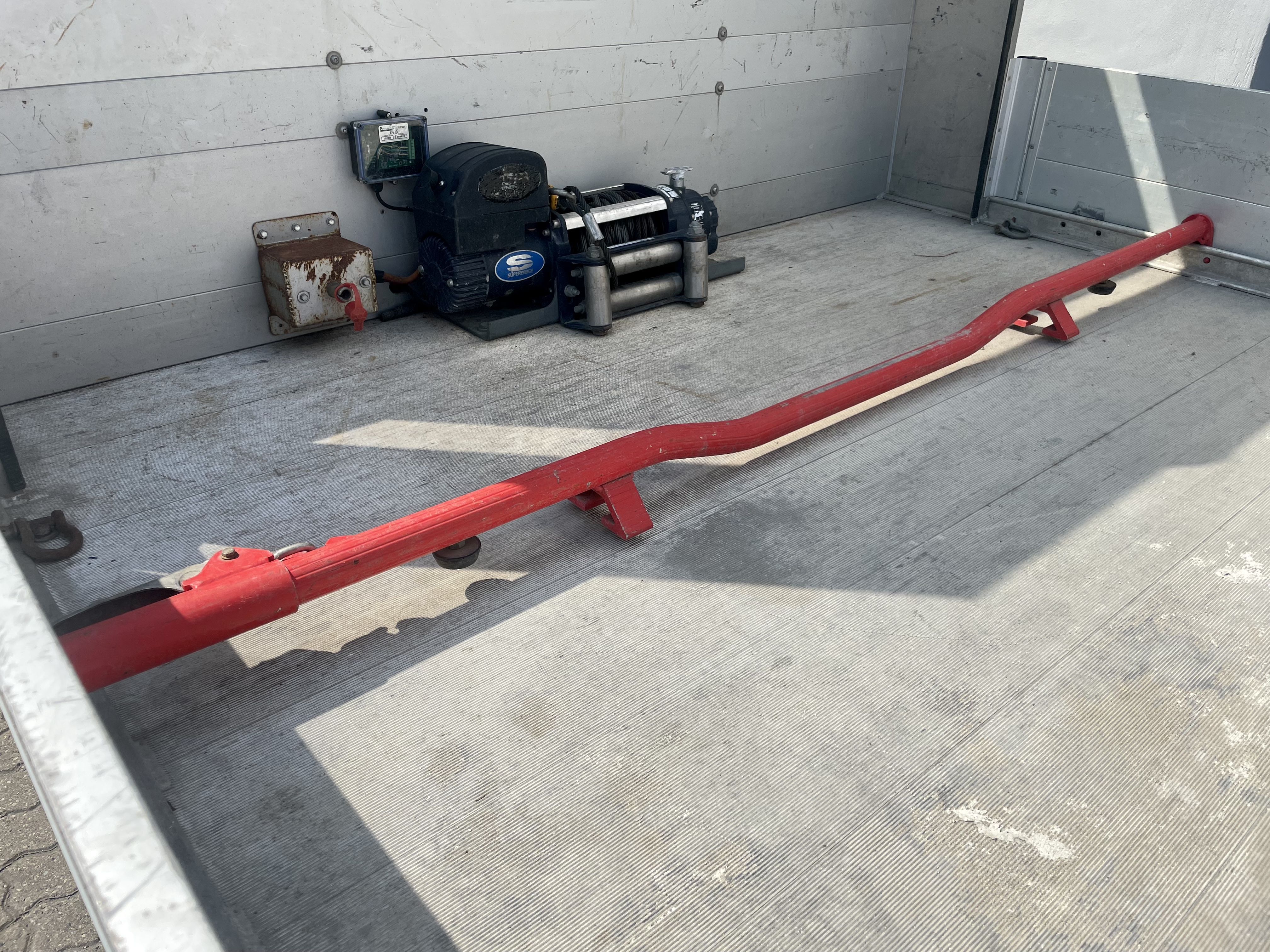 Iveco 35S17A8 knæklad