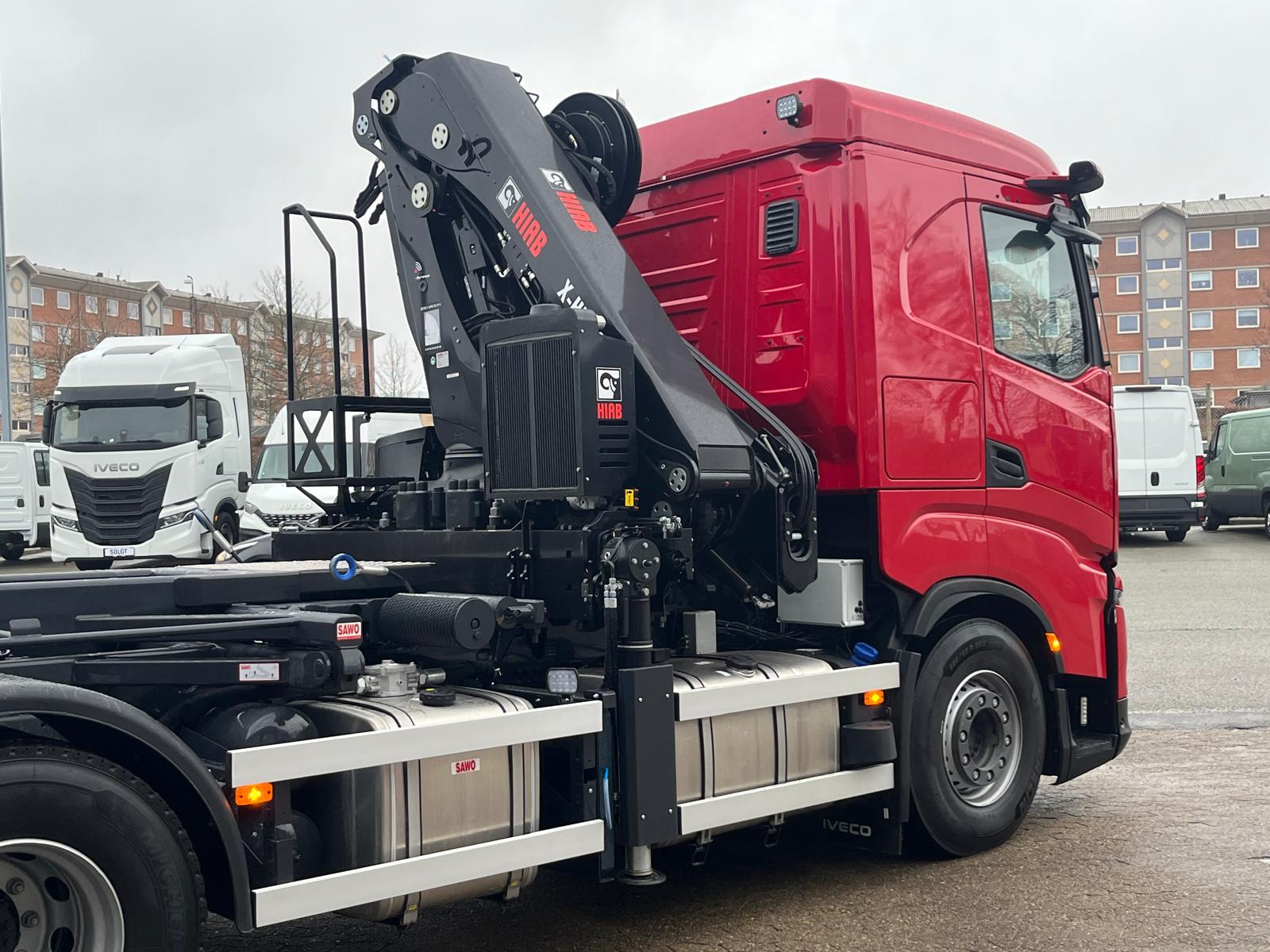 Iveco X-Way 8x4 1+3 580Hp opbygget med HIAB kran & Sawo hejs