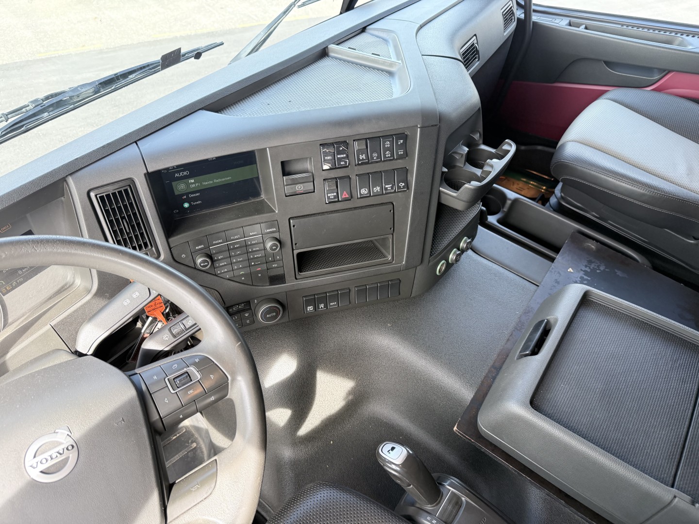 Volvo FMX500 8x4 med tandemakselløft HMF Pendeltip
