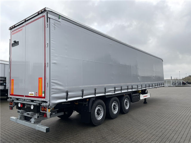 Kässbohrer Truckbeslag, Plywood bund Gardin