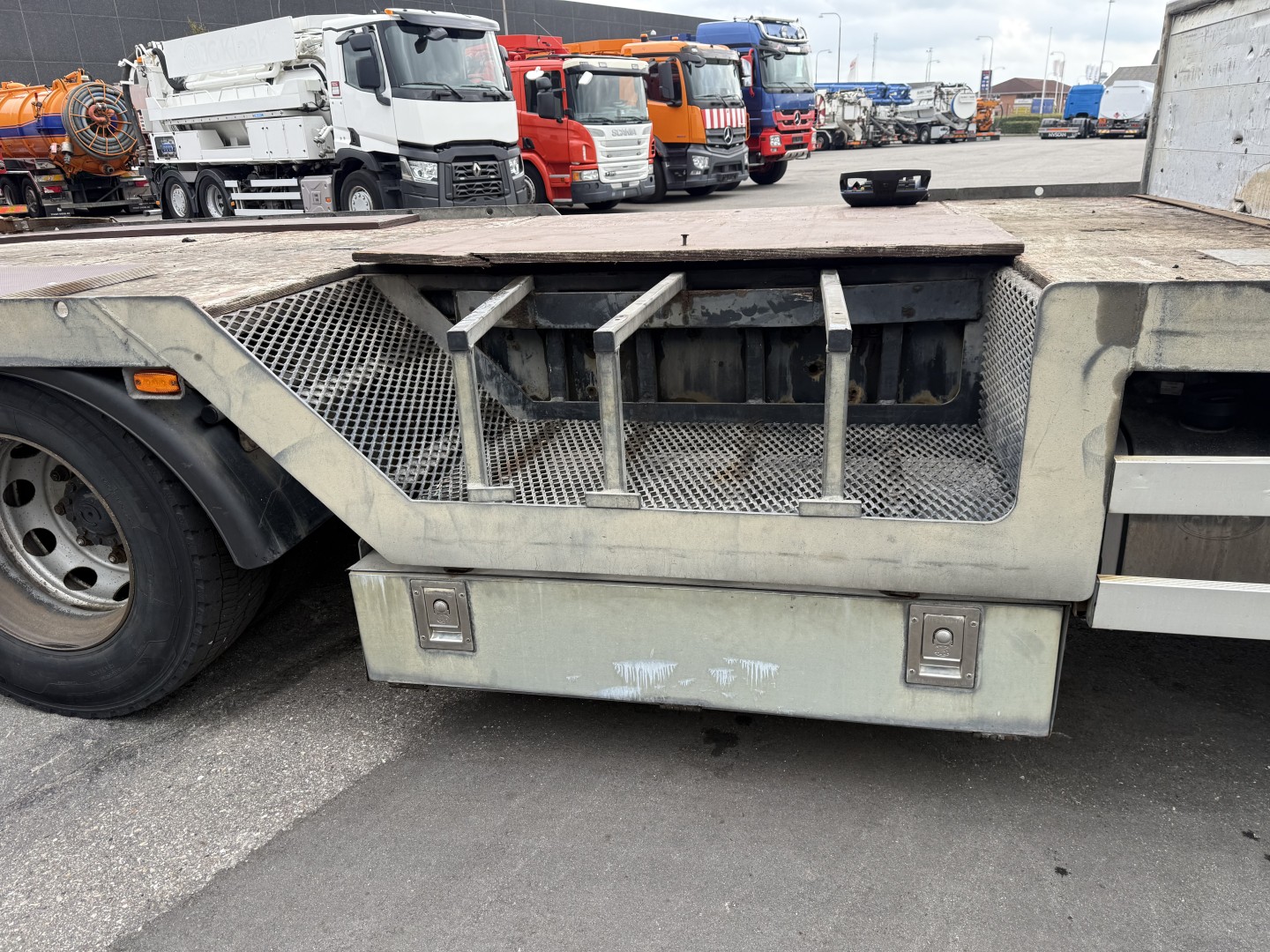 Iveco Stralis 420 6x2 7,0 m. maskinenlad HMF1823K4