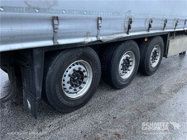 Schmitz Semi Curtainsider Standard , Foldedør højre