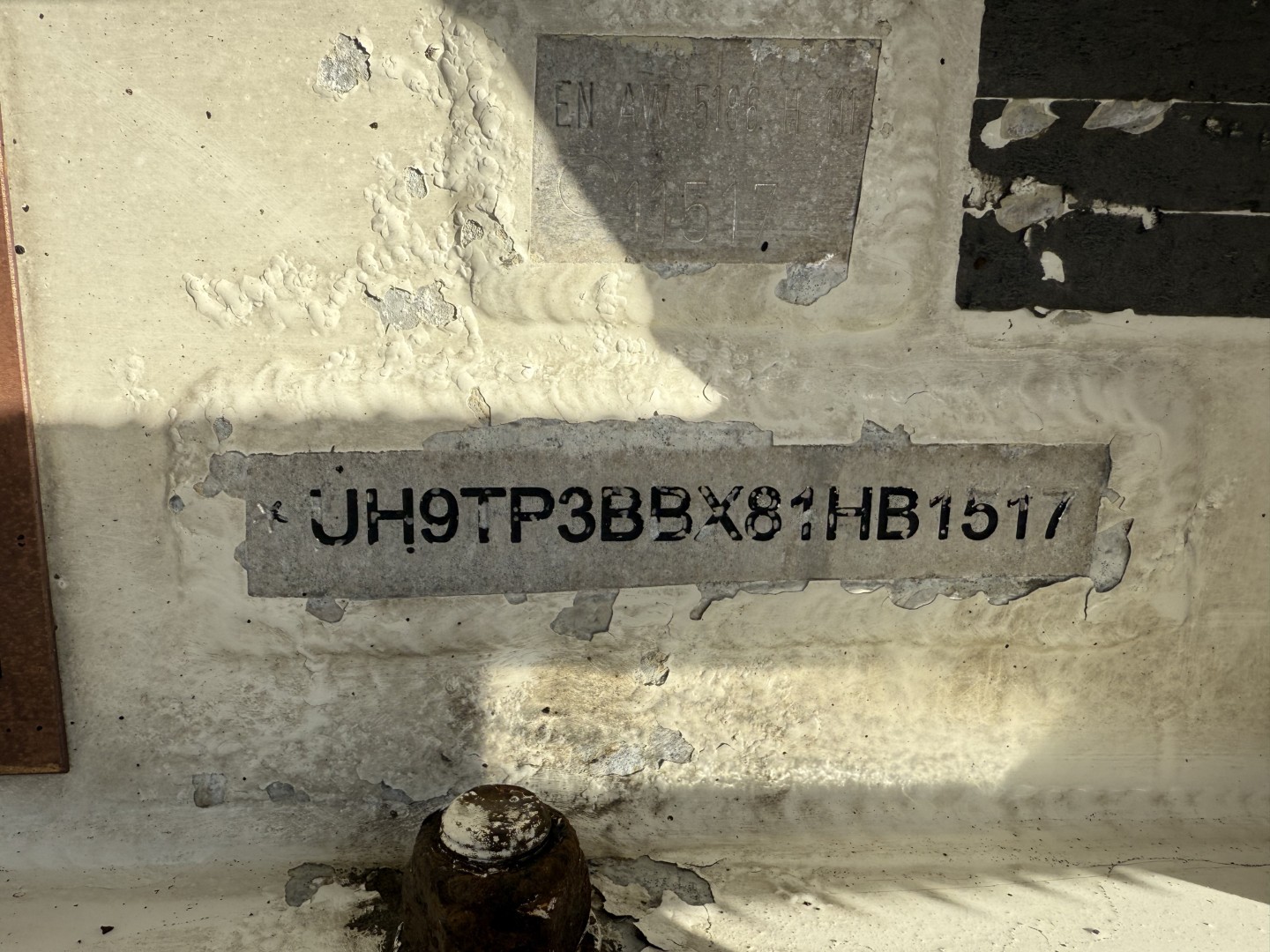 HMK Bilcon 27.000 l. ADR 5 Rum