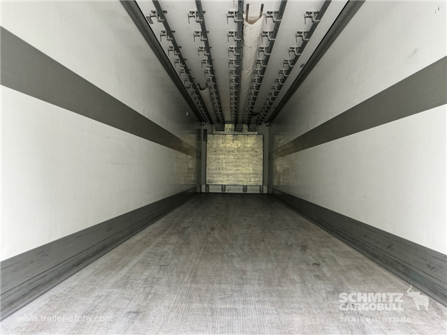 Schmitz Semi Reefer Meat hanging system