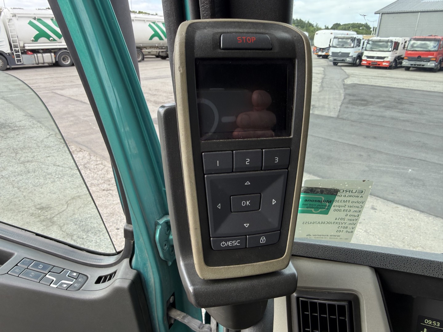 Volvo FM330 6x2*4 Carrier Supra 1050 Nordic