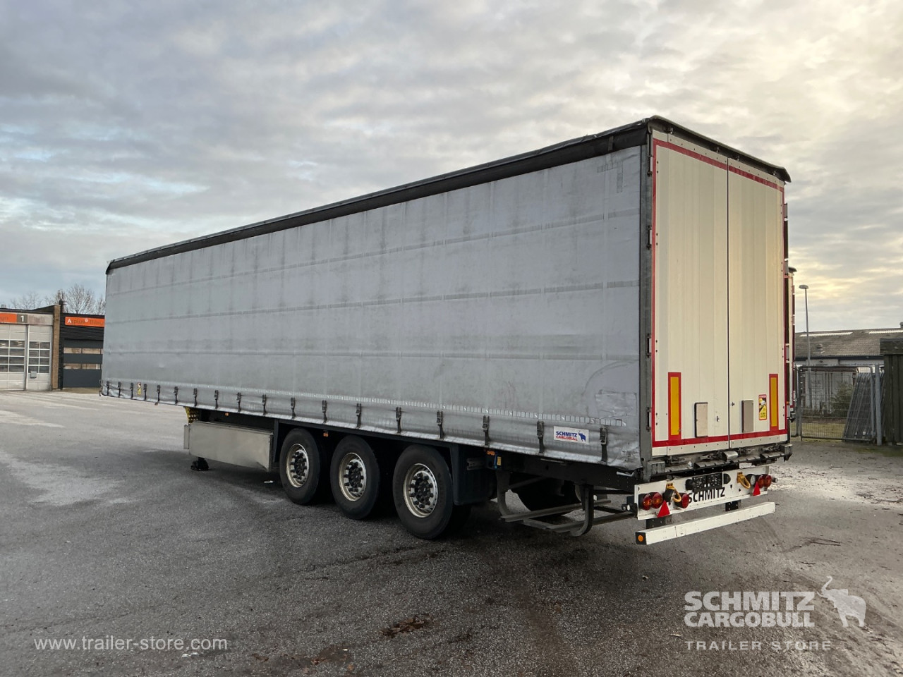Schmitz Semi Curtainsider Standard , Foldedør højre