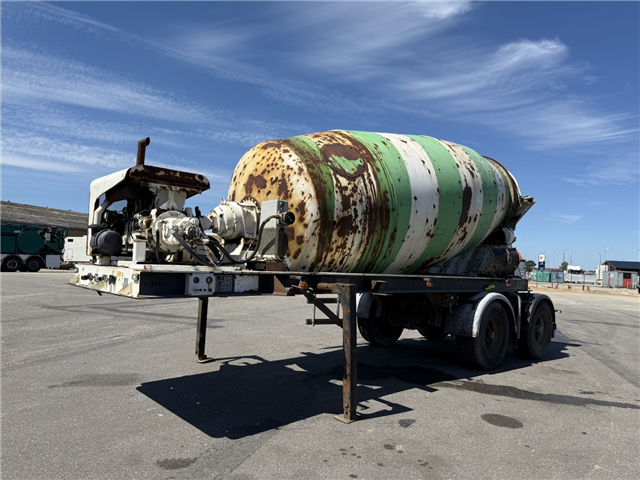 Lecinena 12 m3 Baruval 2 akslet Betontrailer