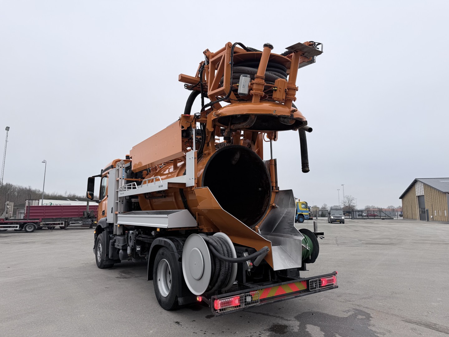 Mercedes Actros 1833 4x2 Bucher FlexLine C60