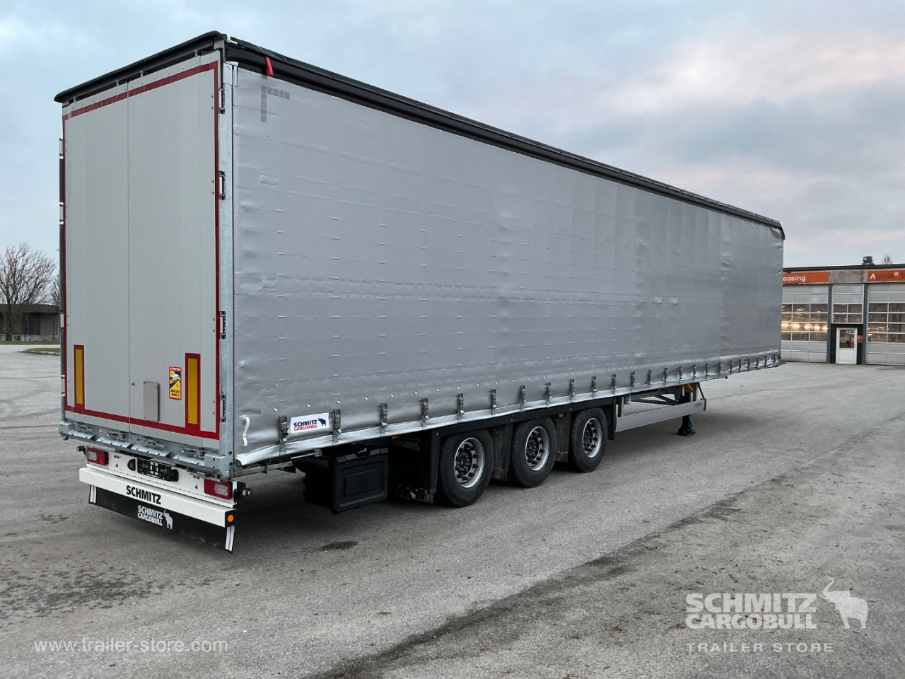 Schmitz Semi Curtainsider Mega