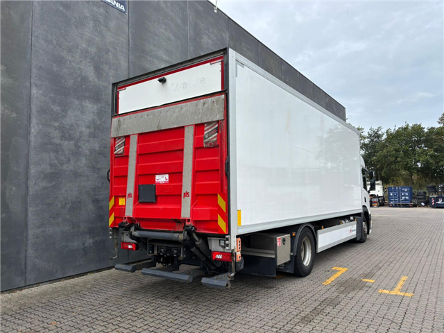 Scania P 280 B4x2NB Cooling