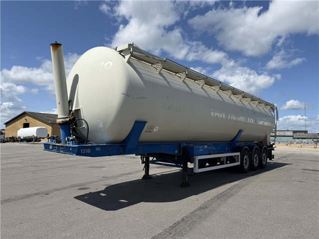 Feldbinder 63 m3 3 akslet Silotrailer