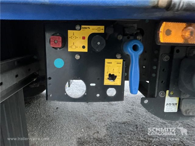 Schmitz Semi Curtainsider Mega