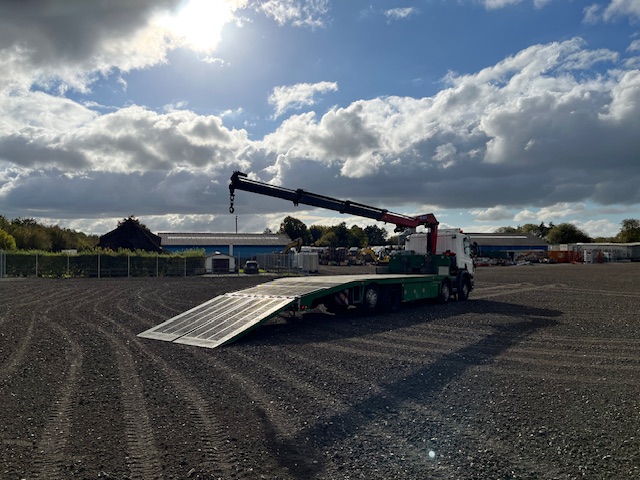 Scania P450 8X2*6 Knæklad + Kran HMF1820 – Machinetransporter