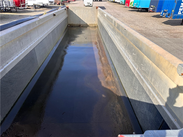 Trailerpartner 37 M3, Plastik Tip