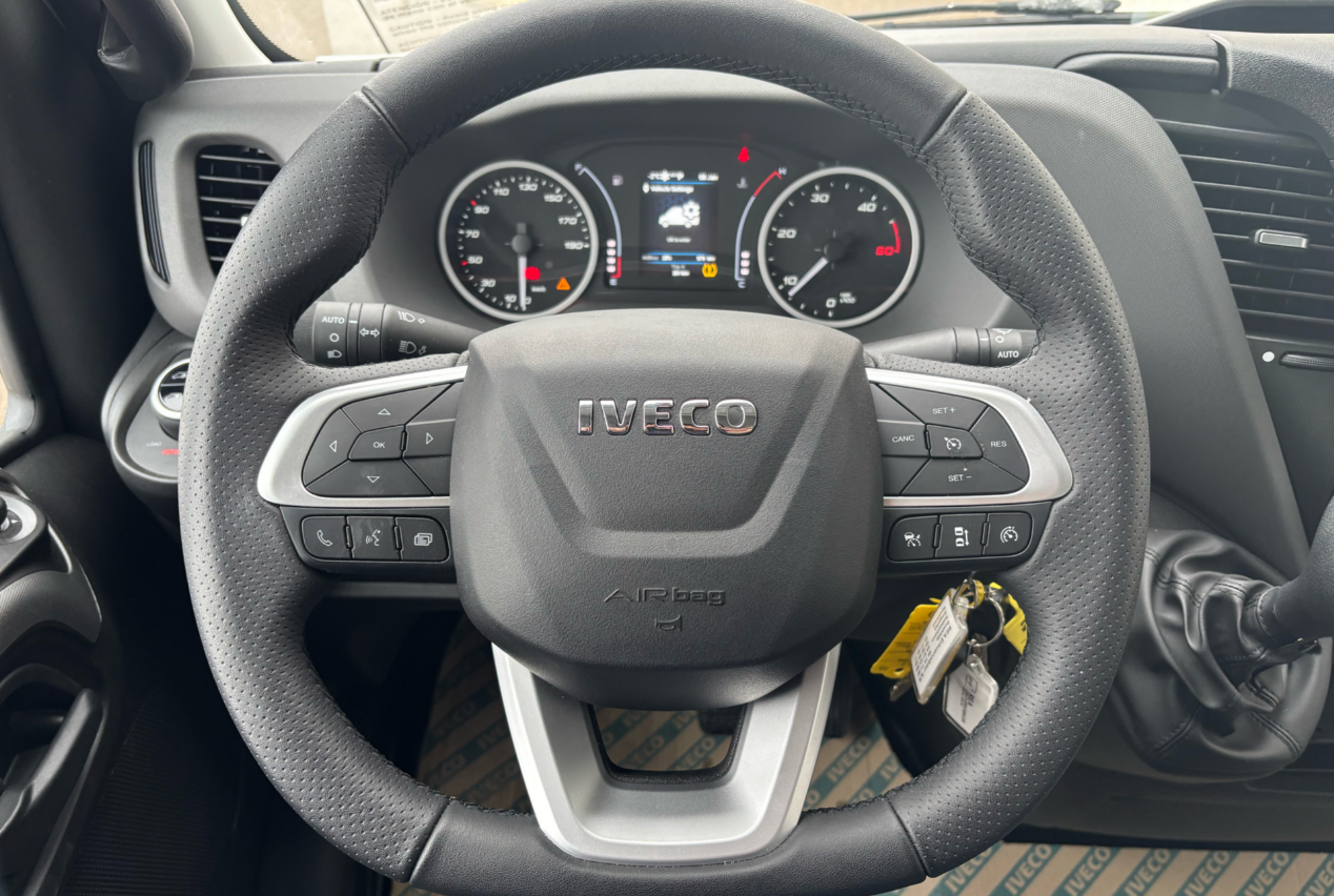 Iveco 70C21HA8/P m. knæklad
