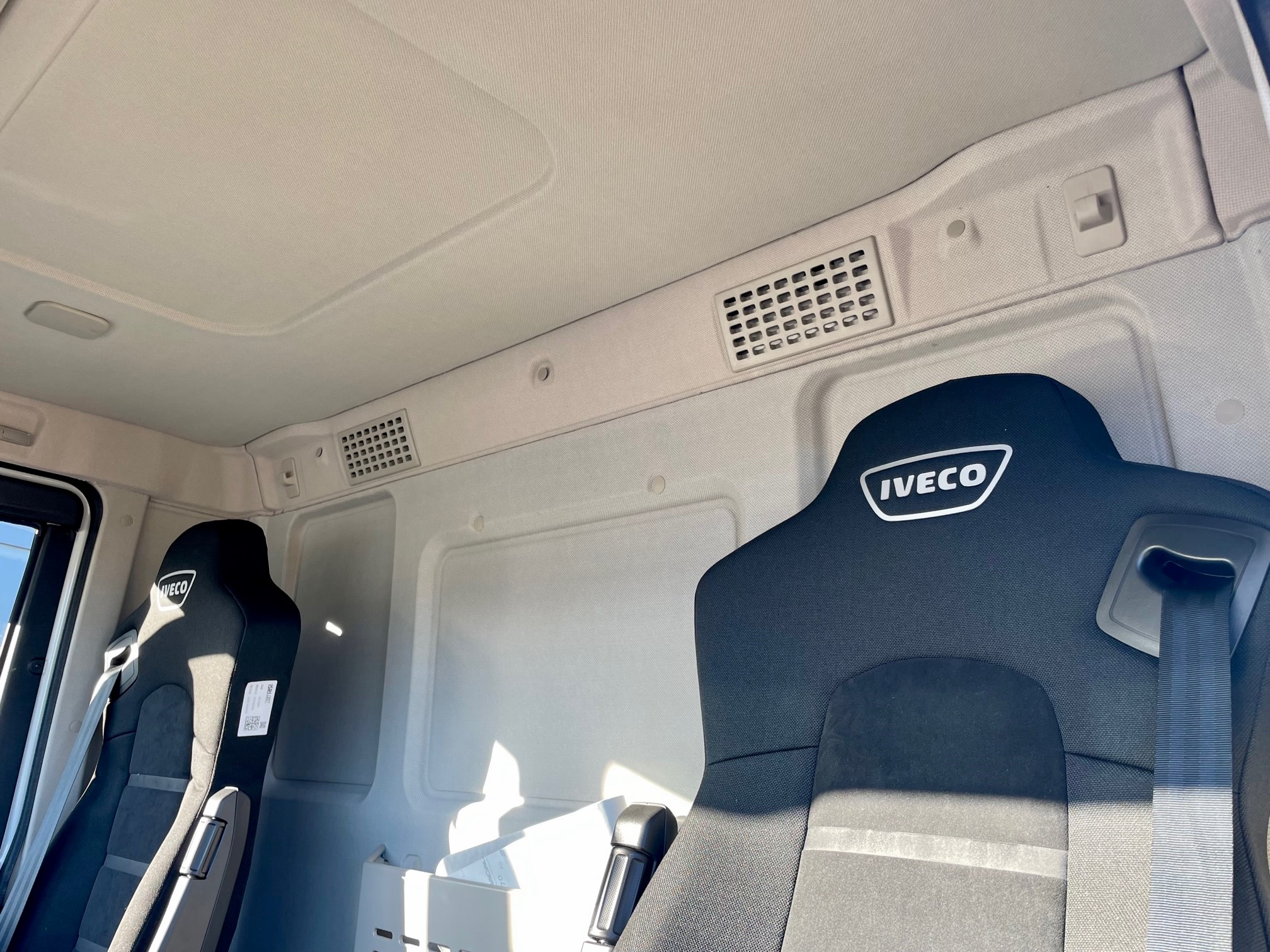 Iveco S-WAY AD190S34-E6e/FP Stillads