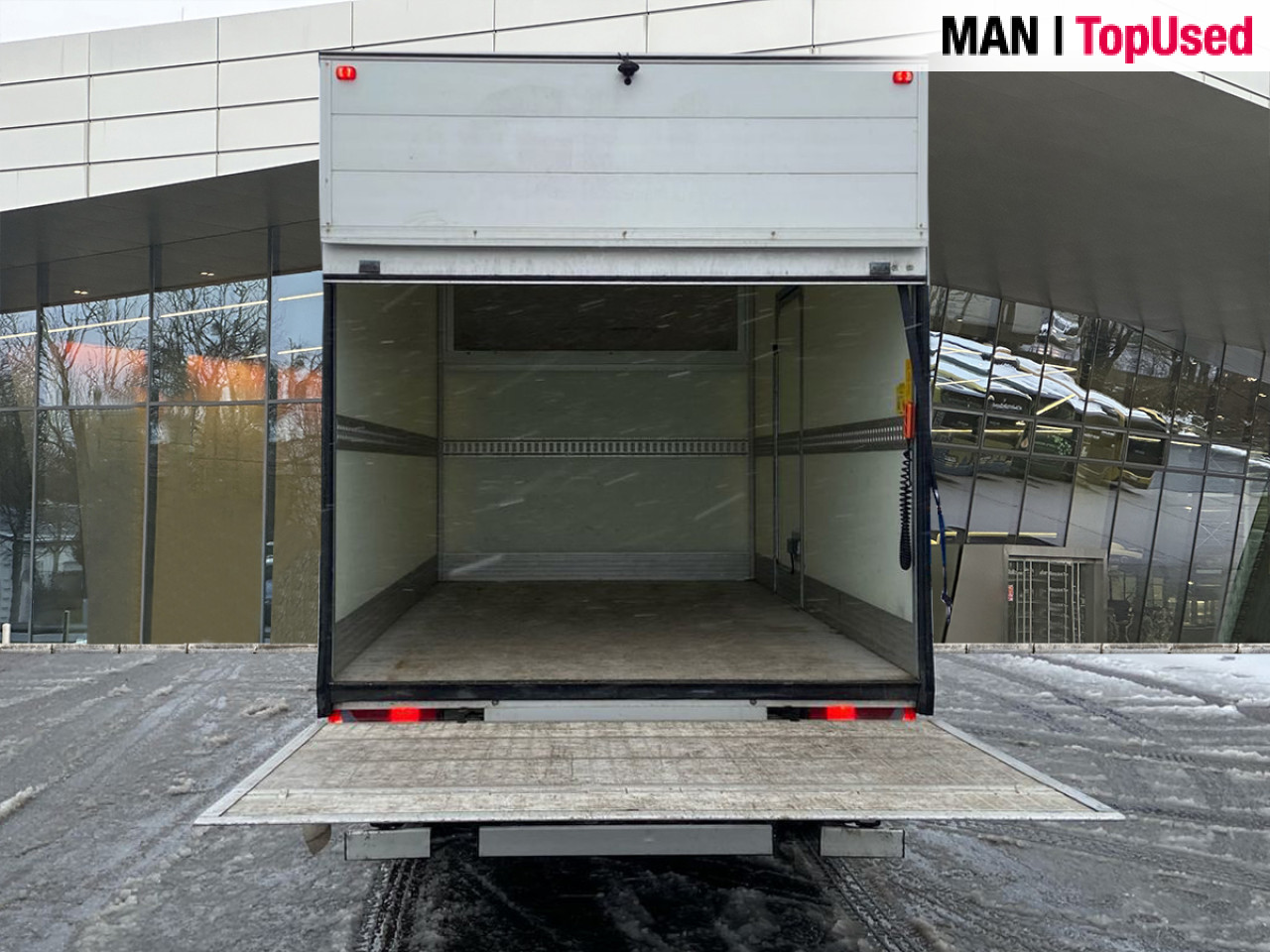 MAN TGE 3.180 4X2F SB