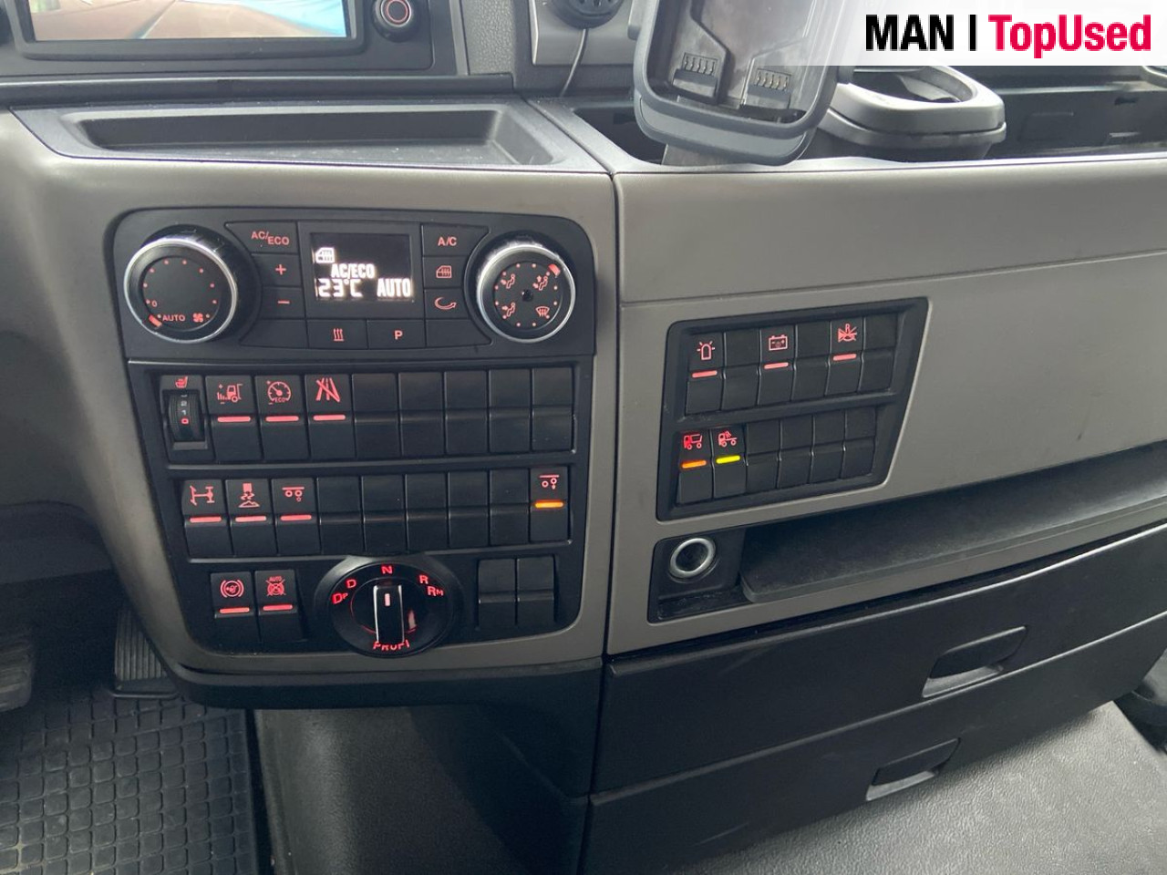 MAN TGX 26.470 6X2-2 LL