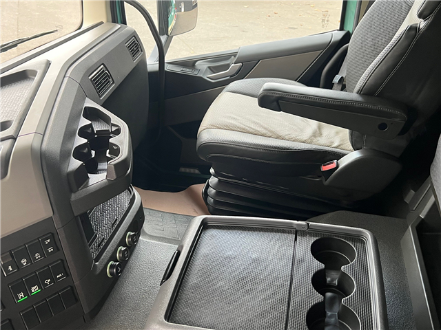 Volvo FM500 Globe hejs