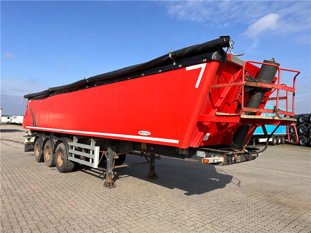 Trailerpartner 37 M3, Plastik Tip
