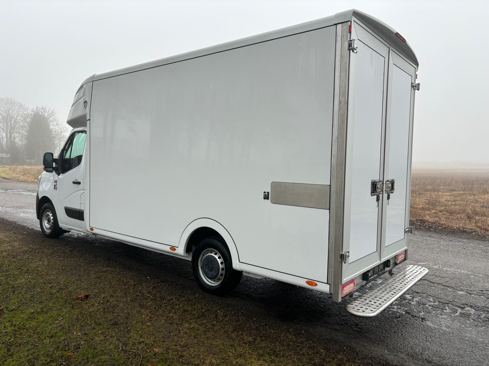 Renault Trucks Master - Lukket EUROBOX kasse