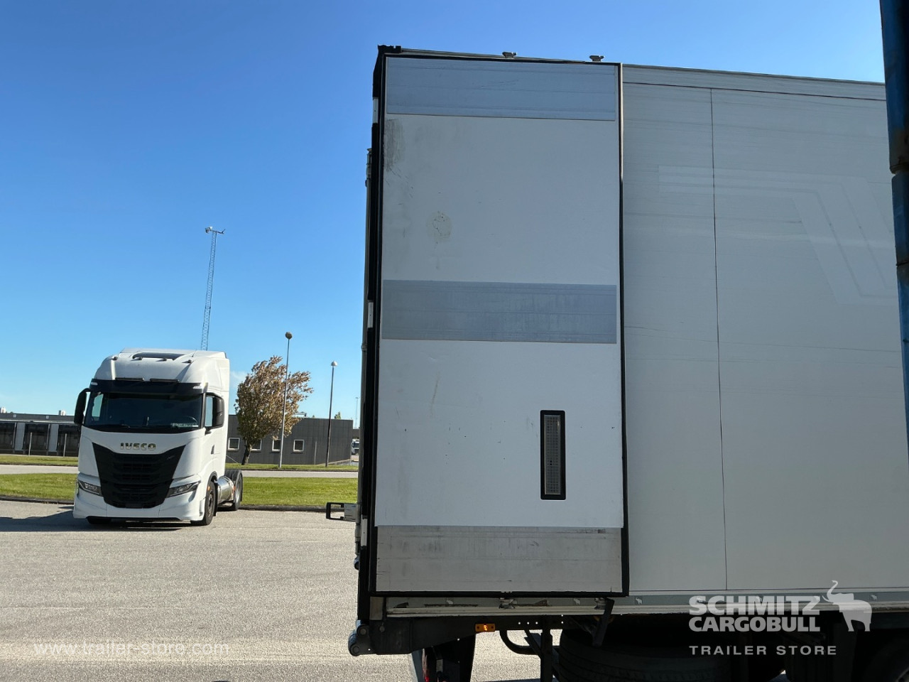 Schmitz Semi Reefer Meat hanging system