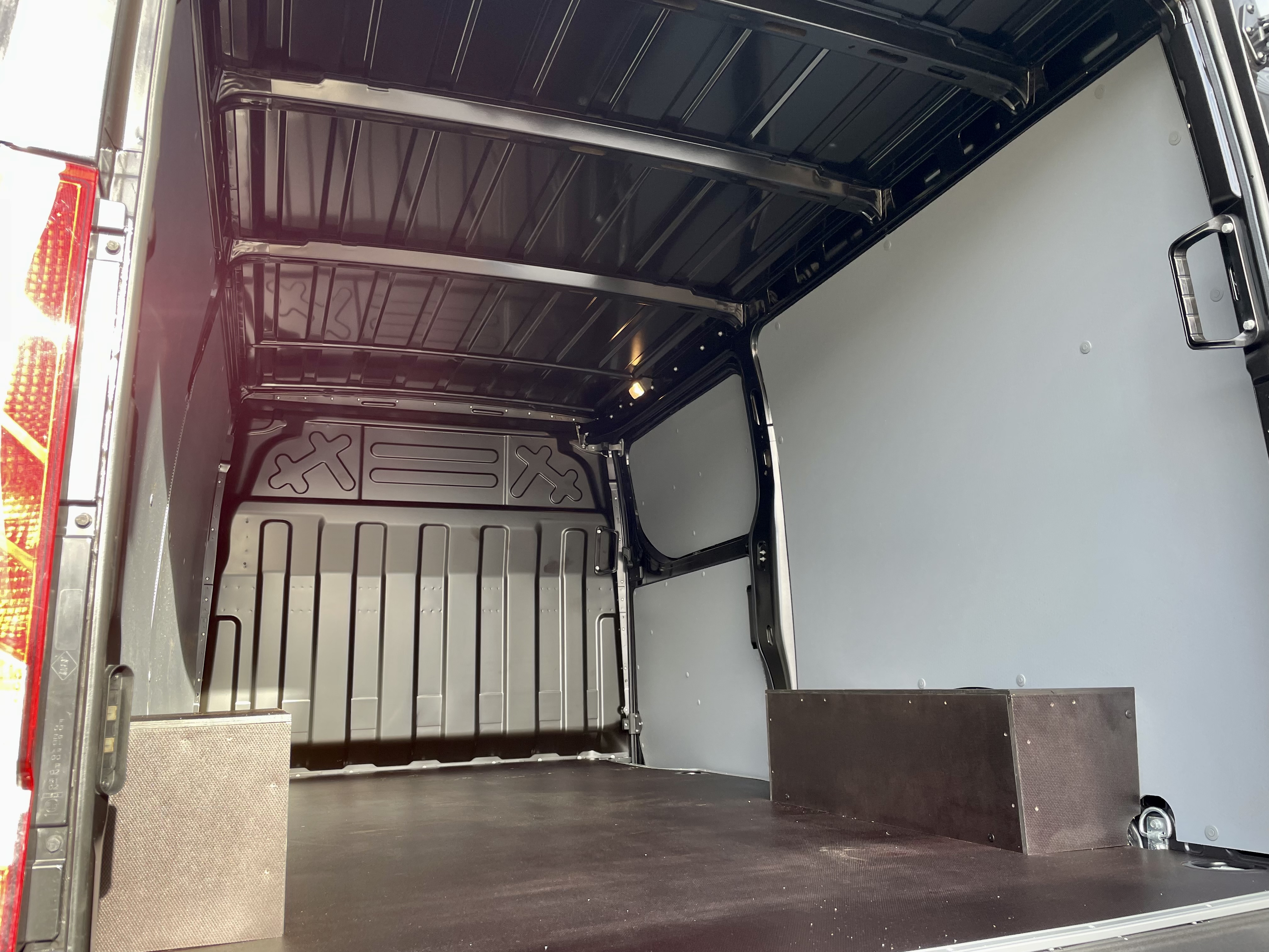 Iveco Daily 35S18HA8 9m3