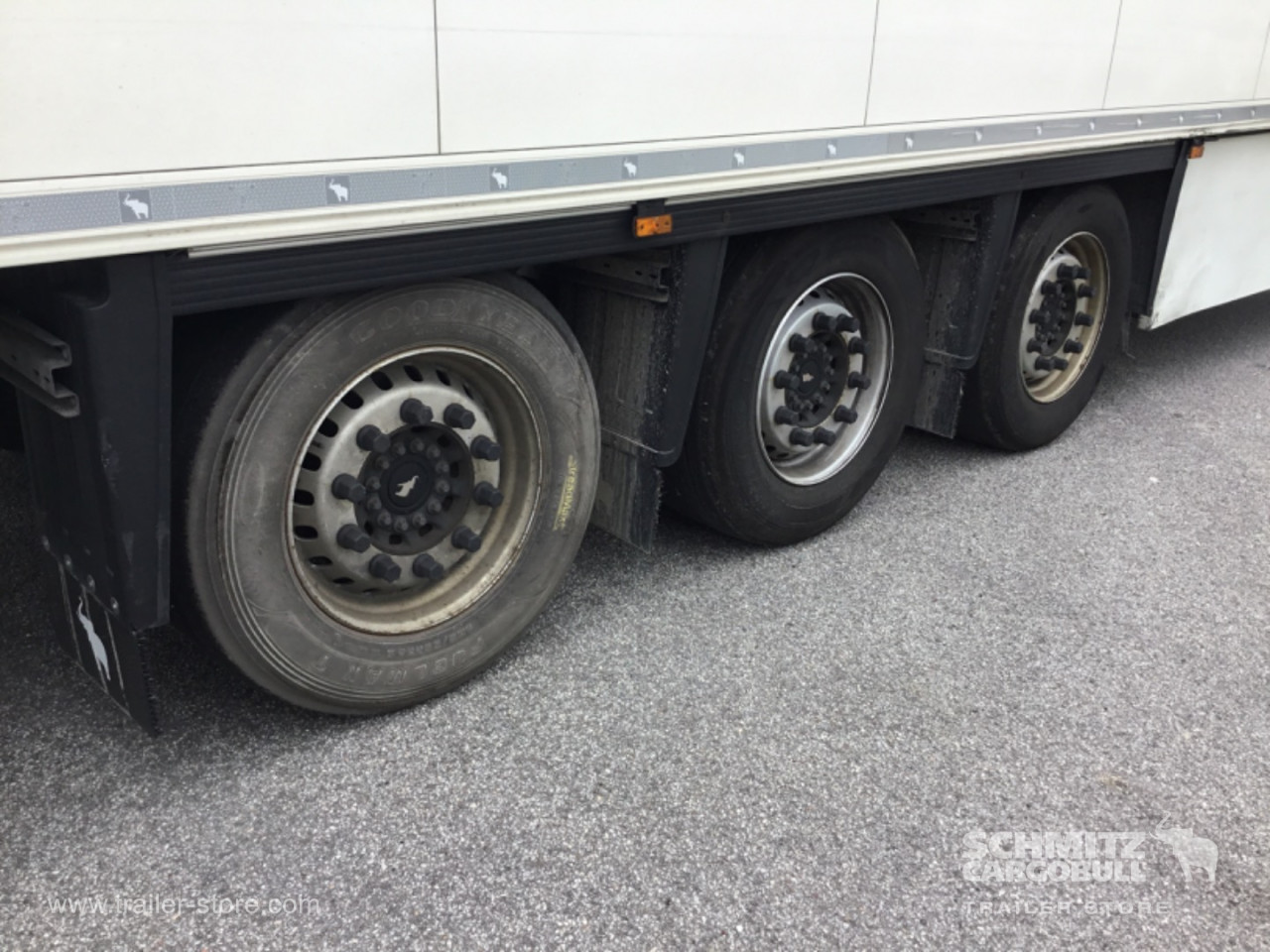 Schmitz Semi Reefer Meat hanging system