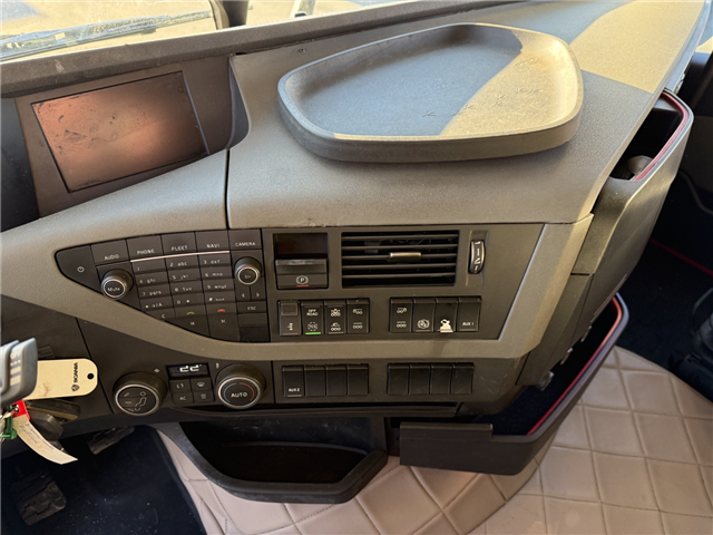 Volvo FH500 8x2*6 Tipbil / HMF 2120 K3