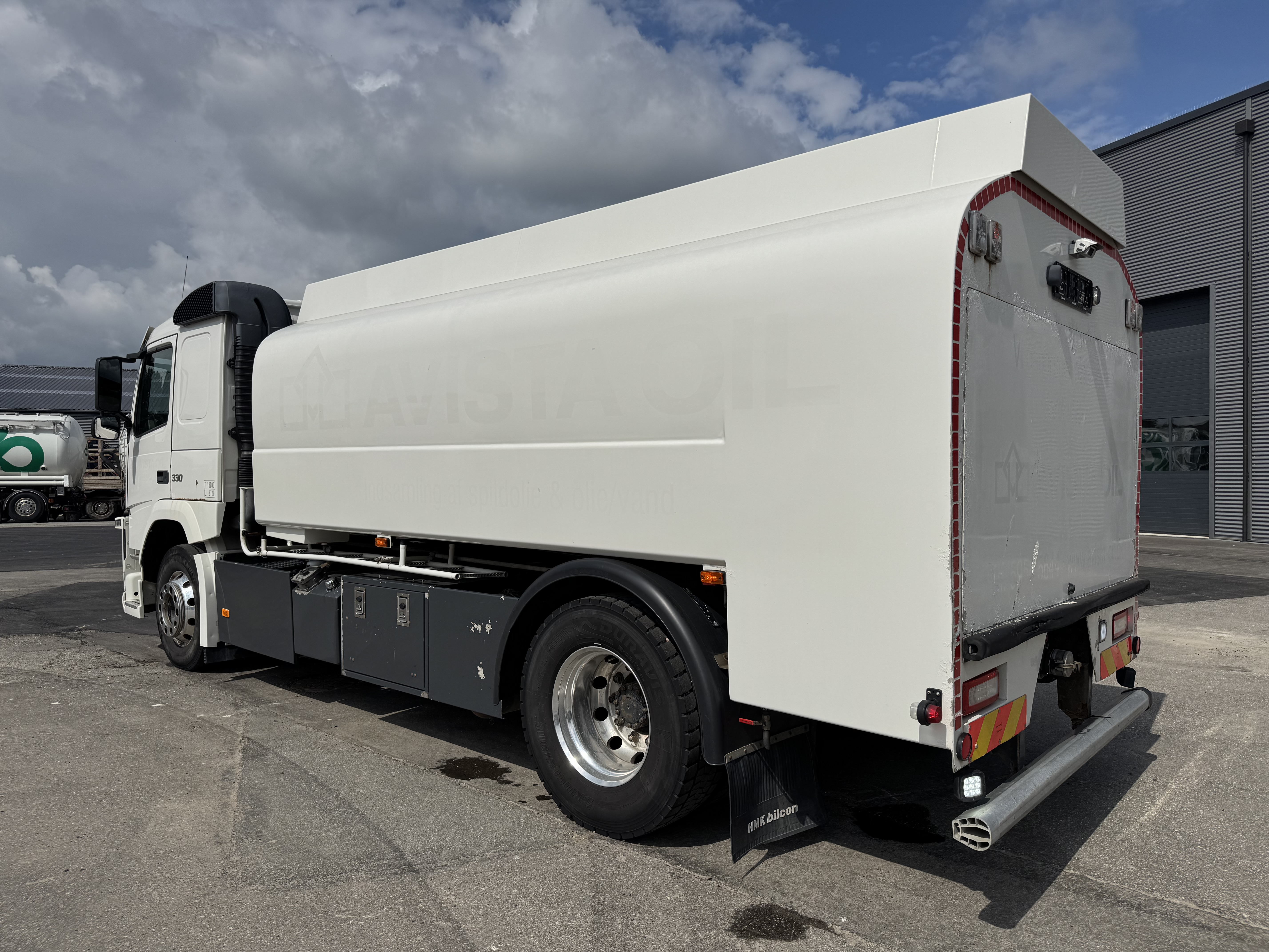 Volvo FM330 4x2 HMK Bilcon 12.600 L ADR tankbil
