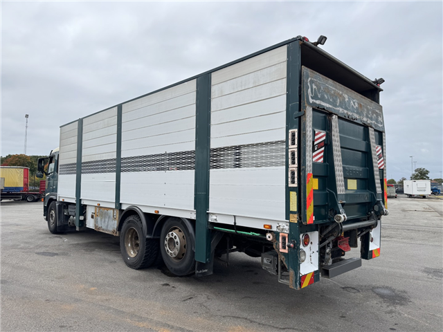 Volvo FM9/380 6x2*4 Dyretransport