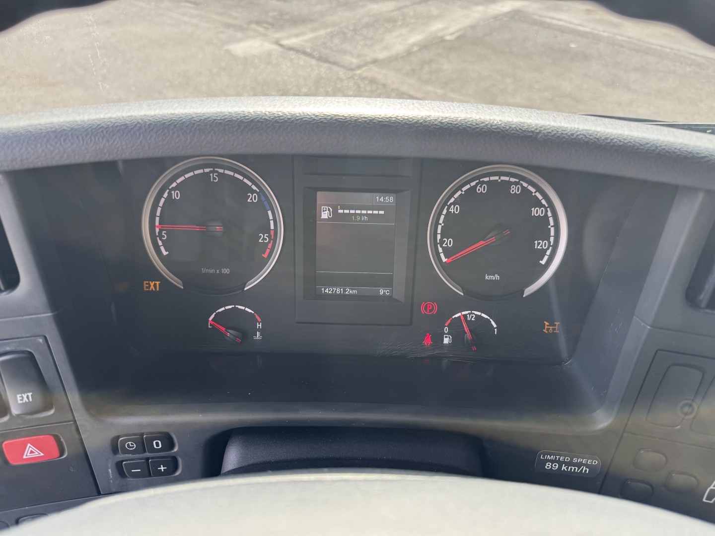 Scania P320 4x2 Hvidtved Larsen 7000 L Kombi