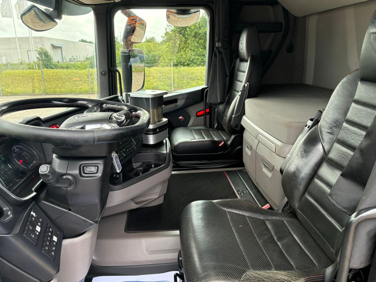 Scania R 650 B8x4NB Tip - HMF kran 2620